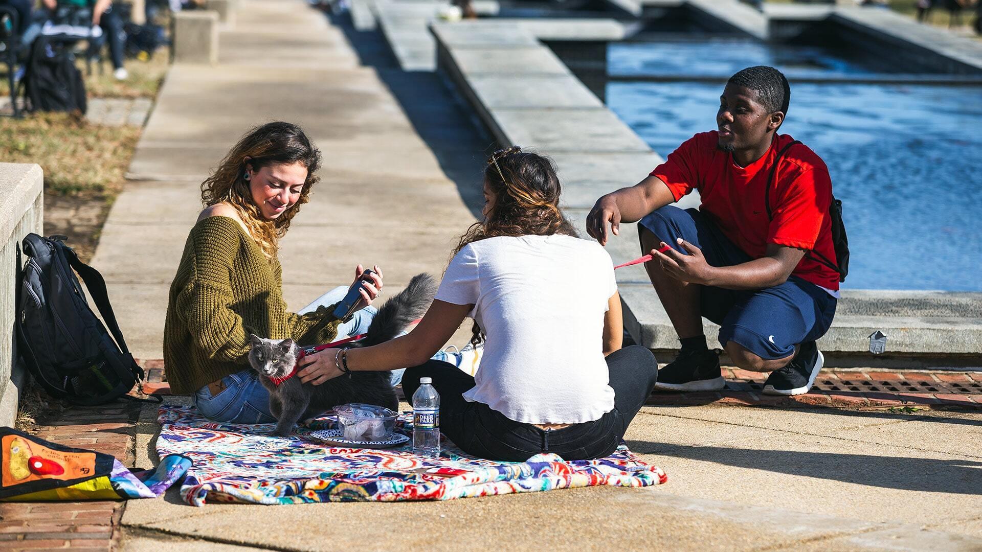 Students Outdoors 02052019 7703 1920x1080 min