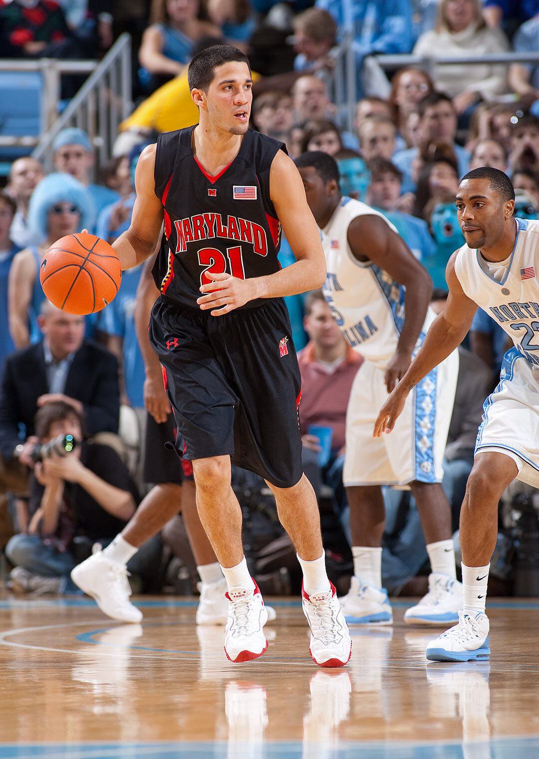 Greivis Vásquez dribbles basketball while playing for UMD