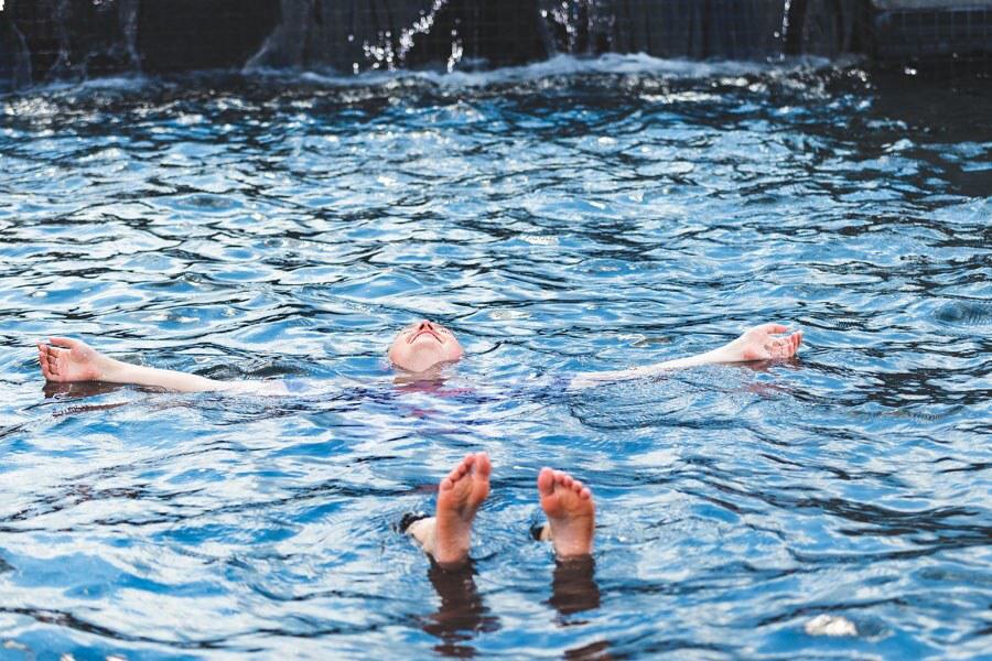Student floats in the ODK Fountain
