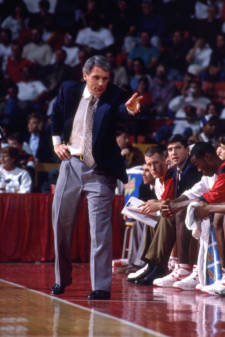 Gary Williams on the sidelines with basketball players and coaches 1994 1080